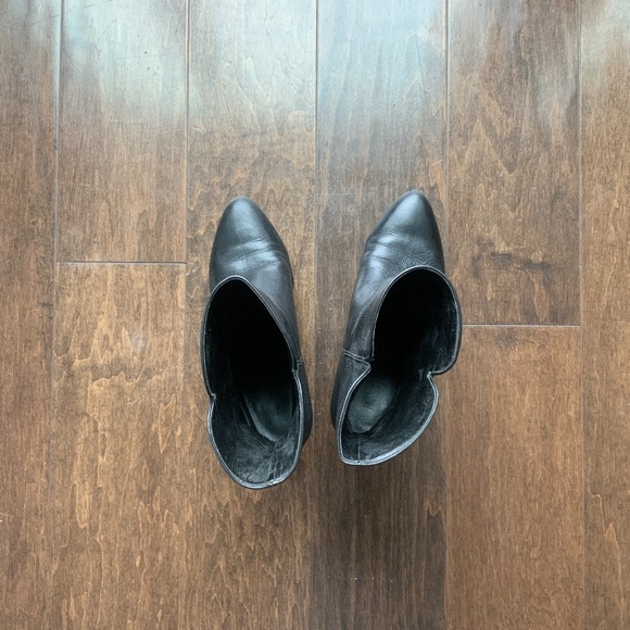 NINE WEST boots. Pointed Toe Black Leather. Size 7. - Picture 5 of 8